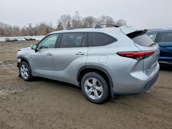5TDBZRBH1MS069739 2021 TOYOTA HIGHLANDER - Image 2