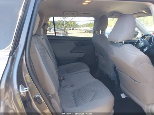 5TDBZRBH1MS537565 2021 TOYOTA HIGHLANDER - Image 8