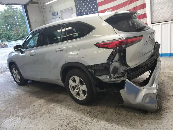 5TDBZRBH1MS540465 2021 TOYOTA HIGHLANDER - Image 2