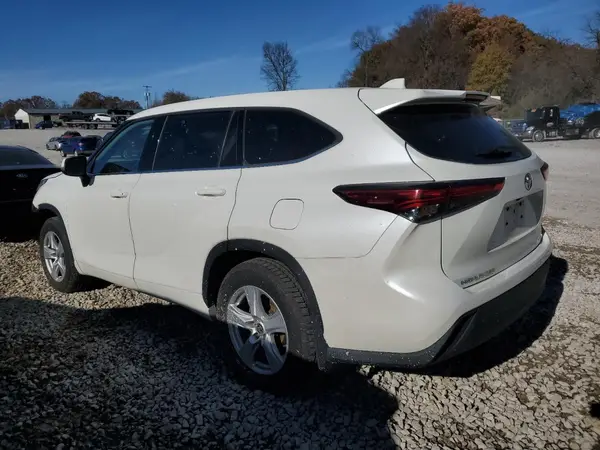 5TDBZRBH1MS545360 2021 TOYOTA HIGHLANDER - Image 2
