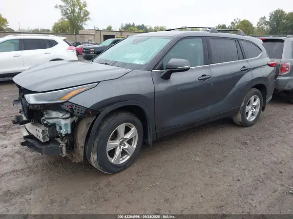 5TDBZRBH1MS548694 2021 TOYOTA HIGHLANDER - Image 2