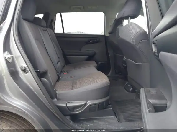 5TDBZRBH1MS548694 2021 TOYOTA HIGHLANDER - Image 8