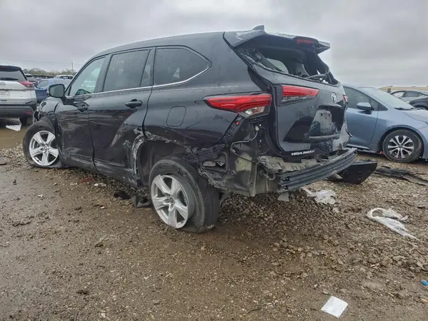 5TDBZRBH1NS170555 2022 TOYOTA HIGHLANDER - Image 2