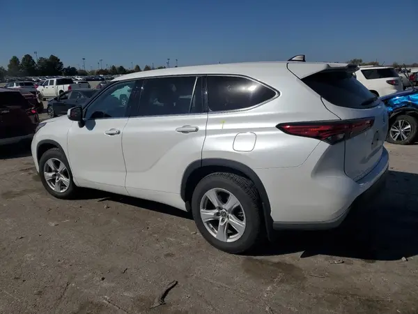 5TDBZRBH1NS211086 2022 TOYOTA HIGHLANDER - Image 2