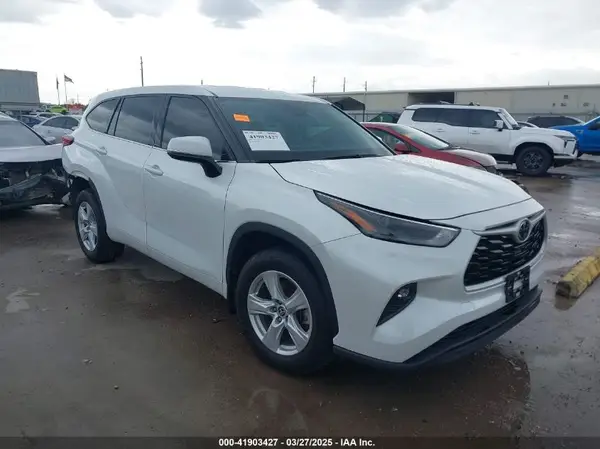 5TDBZRBH1NS216174 2022 TOYOTA HIGHLANDER - Image 1