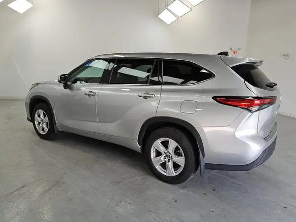 5TDBZRBH1NS580238 2022 TOYOTA HIGHLANDER - Image 2