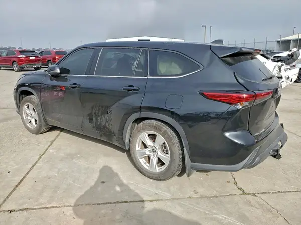 5TDBZRBH1NS585939 2022 TOYOTA HIGHLANDER - Image 2