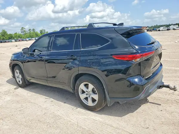 5TDBZRBH1NS587805 2022 TOYOTA HIGHLANDER - Image 2
