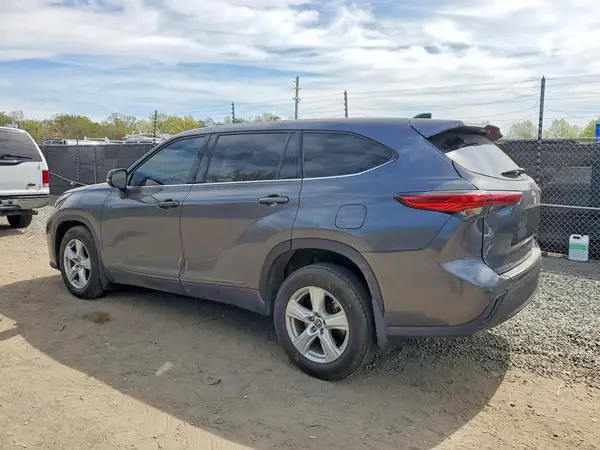 5TDBZRBH1NS596813 2022 TOYOTA HIGHLANDER - Image 2