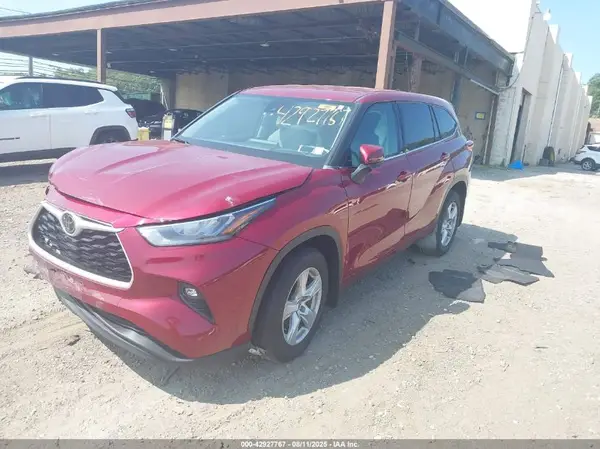 5TDBZRBH2LS048218 2020 TOYOTA HIGHLANDER - Image 2