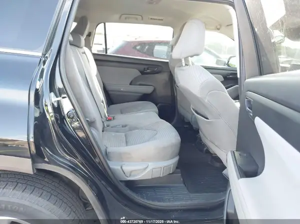5TDBZRBH2MS085139 2021 TOYOTA HIGHLANDER - Image 8