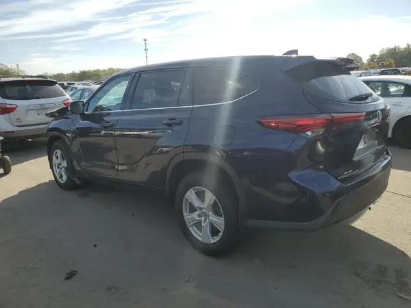 5TDBZRBH2MS150569 2021 TOYOTA HIGHLANDER - Image 2