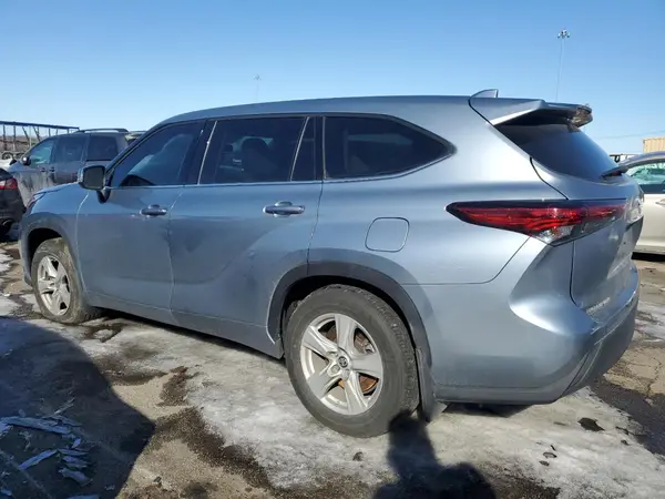 5TDBZRBH2MS150670 2021 TOYOTA HIGHLANDER - Image 2