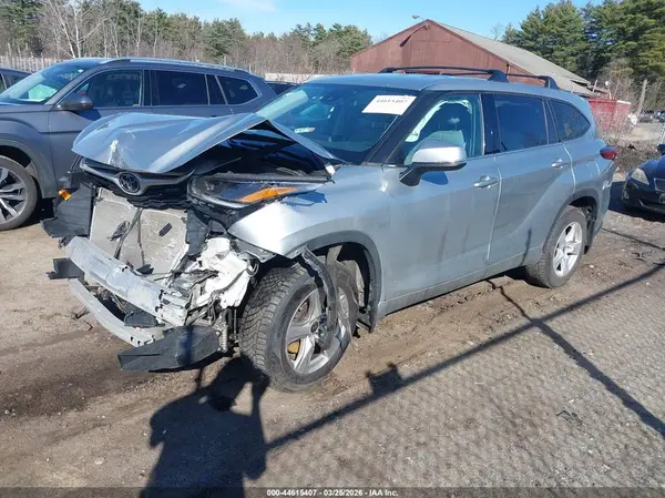 5TDBZRBH2MS155304 2021 TOYOTA HIGHLANDER - Image 2