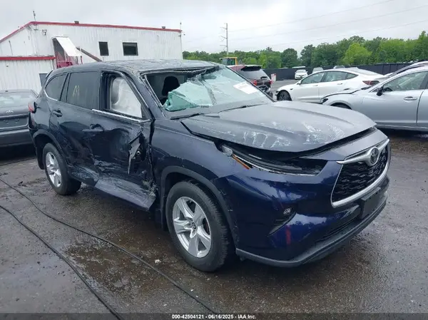 5TDBZRBH2NS165297 2022 TOYOTA HIGHLANDER - Image 1