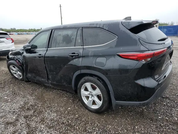 5TDBZRBH2NS181130 2022 TOYOTA HIGHLANDER - Image 2
