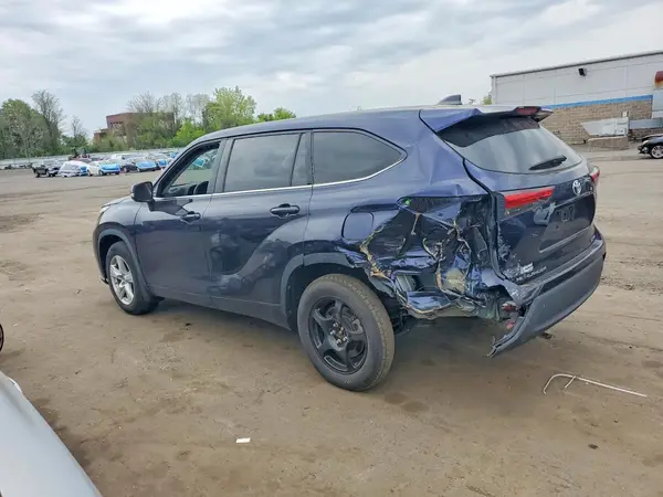 5TDBZRBH2NS206401 2022 TOYOTA HIGHLANDER - Image 2