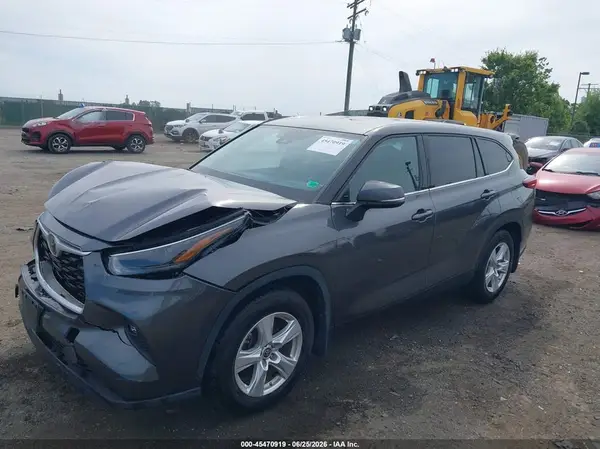 5TDBZRBH2NS250317 2022 TOYOTA HIGHLANDER - Image 2