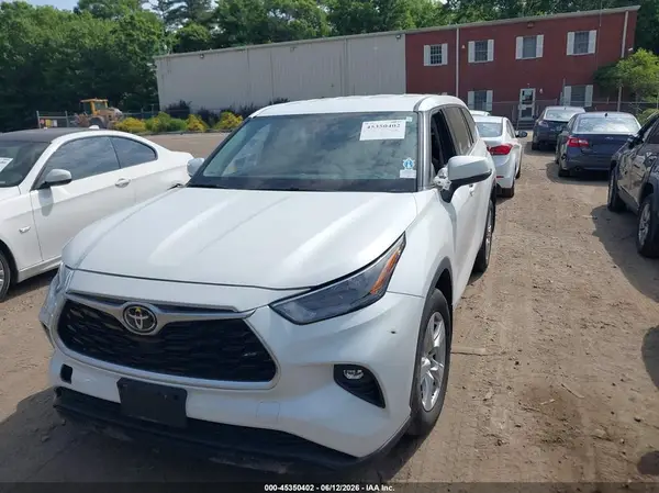 5TDBZRBH2NS562539 2022 TOYOTA HIGHLANDER - Image 2