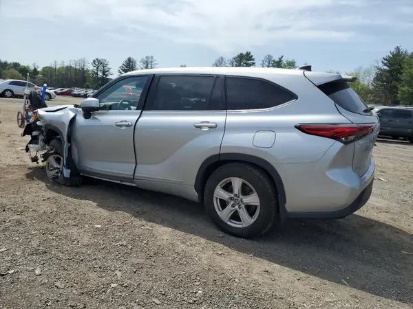 5TDBZRBH2NS565408 2022 TOYOTA HIGHLANDER - Image 2