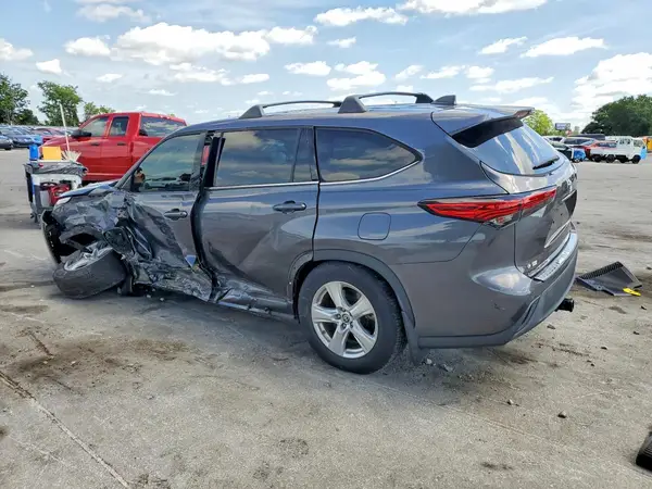 5TDBZRBH2NS573329 2022 TOYOTA HIGHLANDER - Image 2