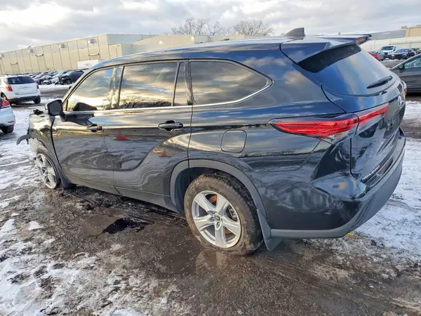 5TDBZRBH2NS579275 2022 TOYOTA HIGHLANDER - Image 2