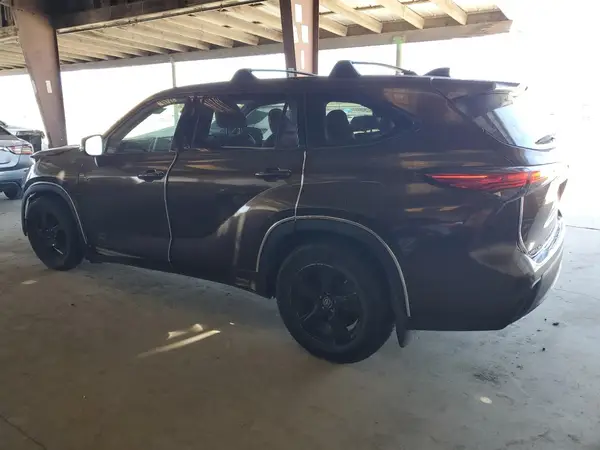 5TDBZRBH3LS018449 2020 TOYOTA HIGHLANDER - Image 2