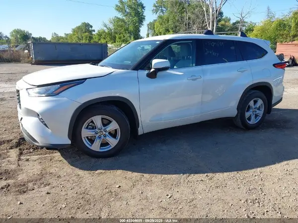 5TDBZRBH3LS030052 2020 TOYOTA HIGHLANDER - Image 2