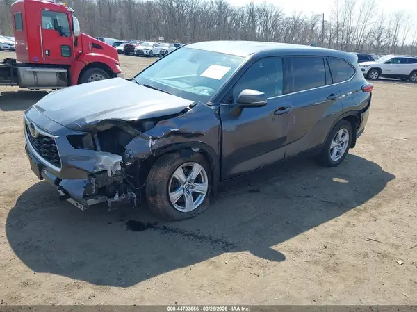 5TDBZRBH3LS519602 2020 TOYOTA HIGHLANDER - Image 2