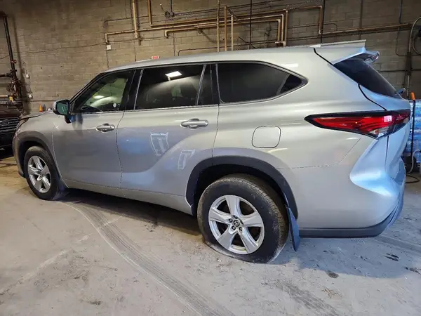 5TDBZRBH3MS092794 2021 TOYOTA HIGHLANDER - Image 2