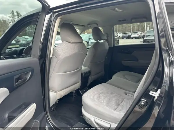5TDBZRBH3MS113966 2021 TOYOTA HIGHLANDER - Image 8