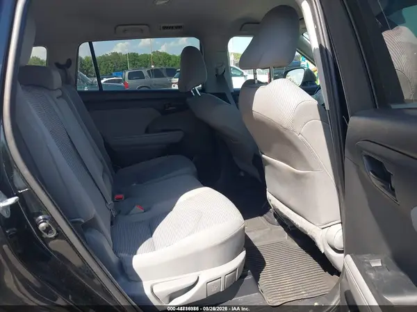 5TDBZRBH3MS124451 2021 TOYOTA HIGHLANDER - Image 8