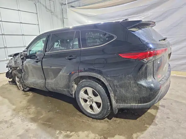 5TDBZRBH3MS149835 2021 TOYOTA HIGHLANDER - Image 2