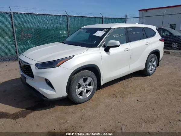 5TDBZRBH3MS534991 2021 TOYOTA HIGHLANDER - Image 2