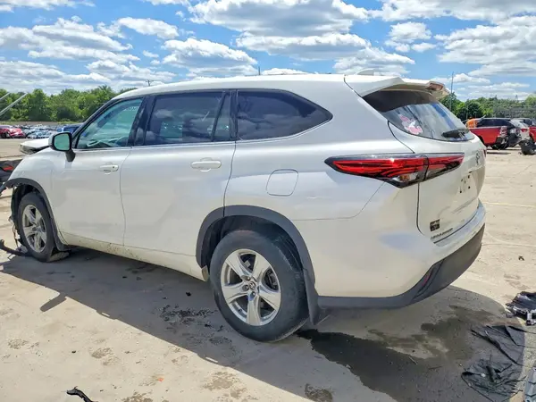 5TDBZRBH3MS535526 2021 TOYOTA HIGHLANDER - Image 2