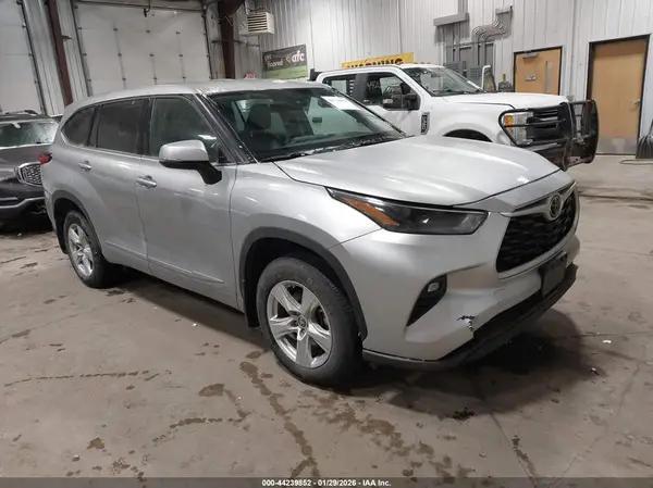 5TDBZRBH3NS191584 2022 TOYOTA HIGHLANDER - Image 1