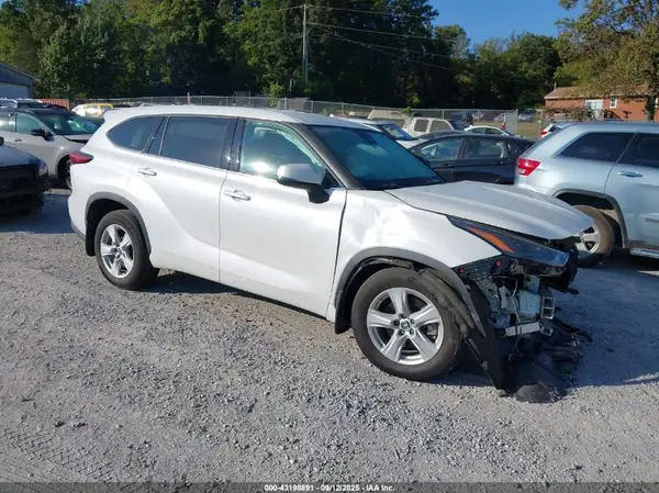 5TDBZRBH3NS200123 2022 TOYOTA HIGHLANDER - Image 1