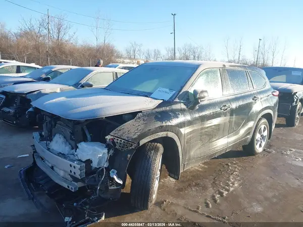 5TDBZRBH3NS221425 2022 TOYOTA HIGHLANDER - Image 2