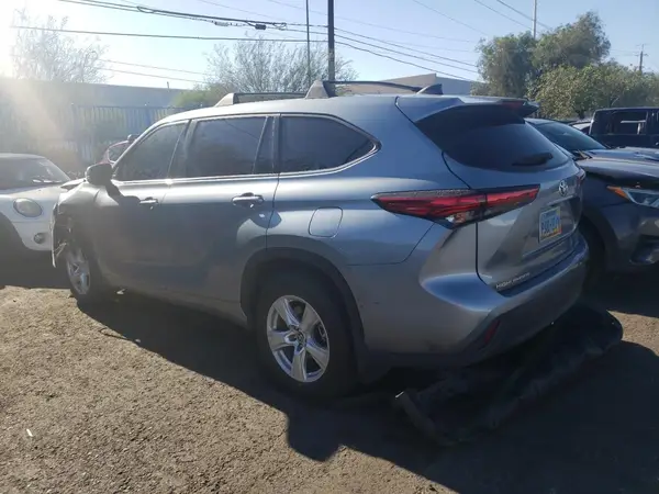 5TDBZRBH3NS239293 2022 TOYOTA HIGHLANDER - Image 2