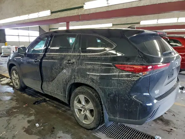 5TDBZRBH3NS565451 2022 TOYOTA HIGHLANDER - Image 2