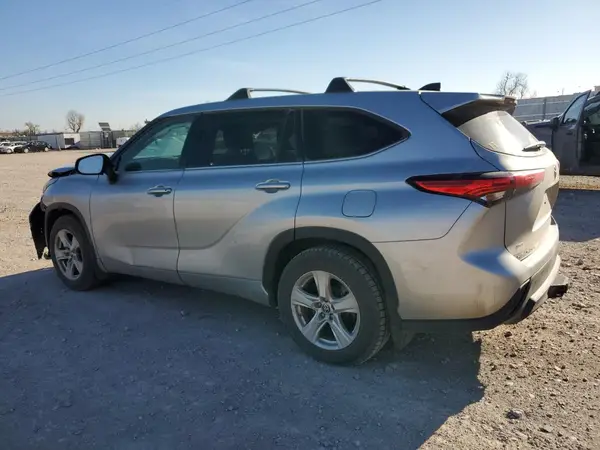 5TDBZRBH3NS570682 2022 TOYOTA HIGHLANDER - Image 2