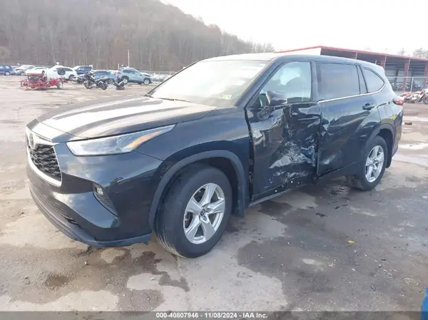 5TDBZRBH3NS586218 2022 TOYOTA HIGHLANDER - Image 2