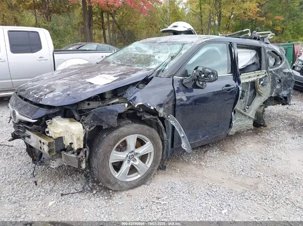 5TDBZRBH4LS055574 2020 TOYOTA HIGHLANDER - Image 2