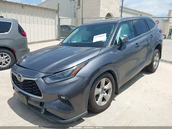 5TDBZRBH4MS543845 2021 TOYOTA HIGHLANDER - Image 2