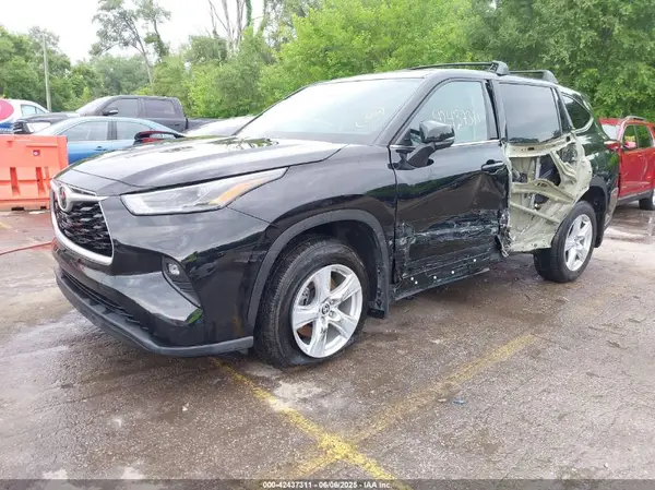 5TDBZRBH4NS163616 2022 TOYOTA HIGHLANDER - Image 2