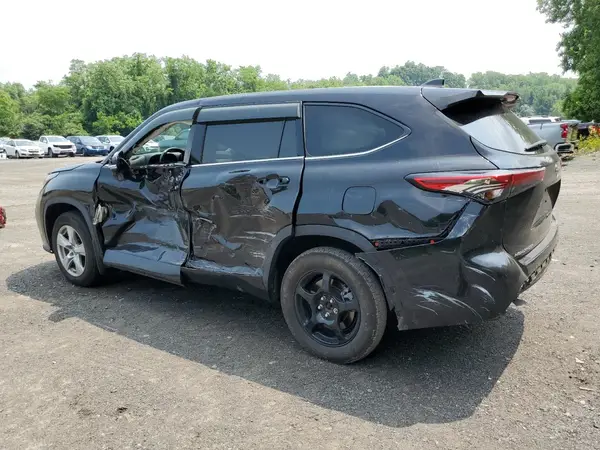 5TDBZRBH4NS176057 2022 TOYOTA HIGHLANDER - Image 2