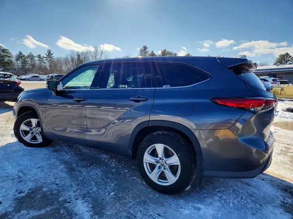 5TDBZRBH4NS223488 2022 TOYOTA HIGHLANDER - Image 2
