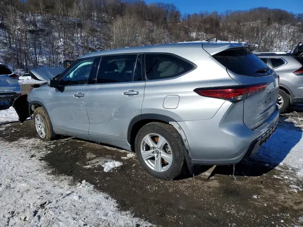 5TDBZRBH4NS255177 2022 TOYOTA HIGHLANDER - Image 2
