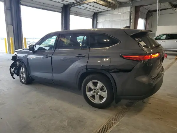 5TDBZRBH4NS580363 2022 TOYOTA HIGHLANDER - Image 2
