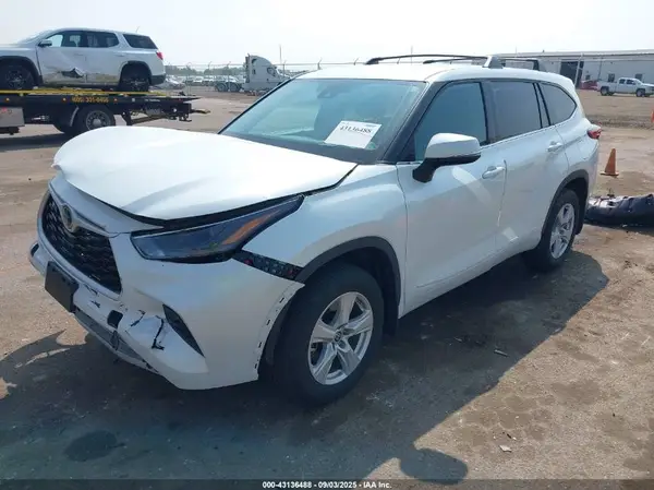 5TDBZRBH4NS591413 2022 TOYOTA HIGHLANDER - Image 2